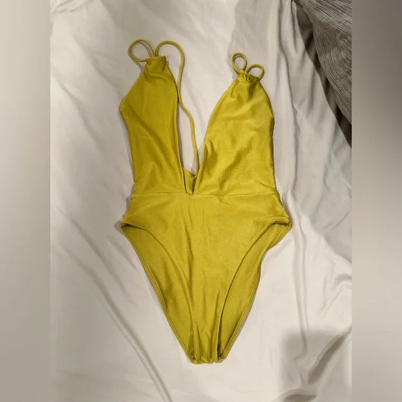 LOVERS & FRIENDS Caught Up One Piece Swimsuit in Lima. BRAND NEW Condition. - Picture 4 of 5